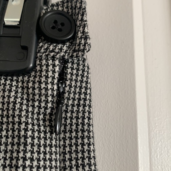 Gray pleated skirt - Picture 2 of 3